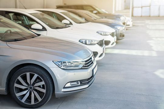 coches expuestos para venta